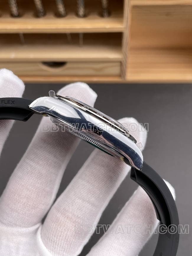 1:1复刻手表QF厂迪通拿劳力士银灰盘4131机械侧面实拍图