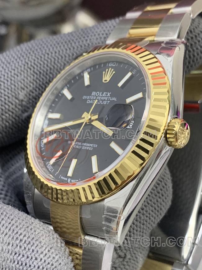 VS厂顶级复刻手表日志劳力士黑盘3235机械41mm正面实拍图