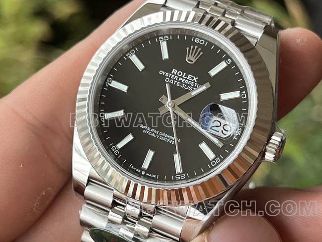 1:1复刻手表ERF厂日志劳力士黑盘3235机械41mm正面实拍图