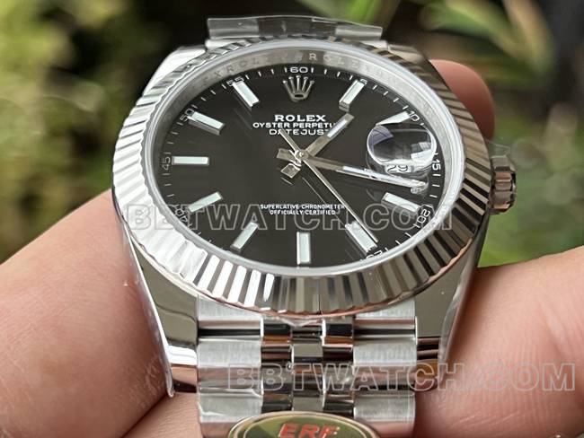 1:1复刻手表ERF厂日志劳力士黑盘3235机械41mm正面实拍图