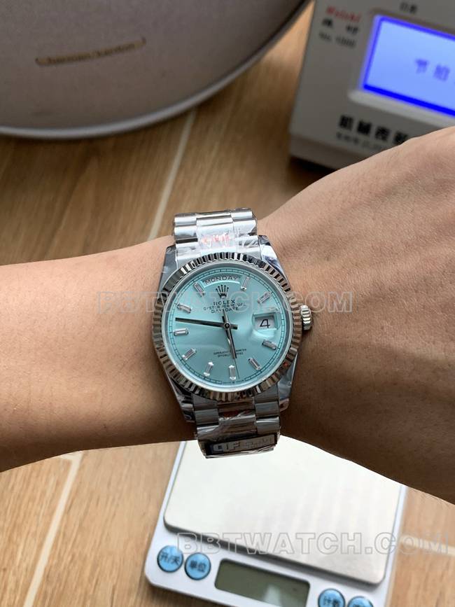超级克隆手表QF厂星期日历劳力士冰蓝盘2836机械36mm佩戴实拍图