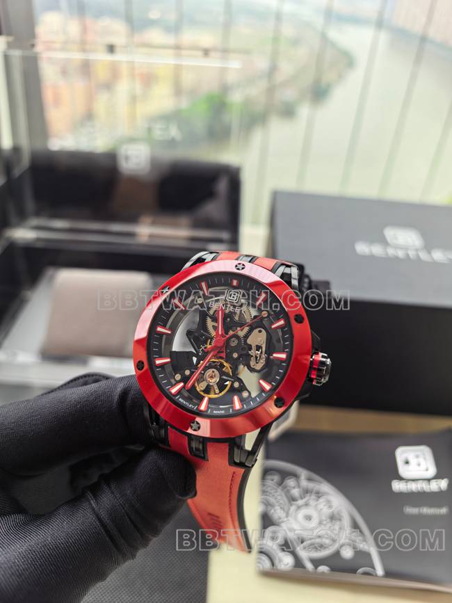 最优复刻手表宾利BL-62巅峰红色橡胶表带正面实拍图