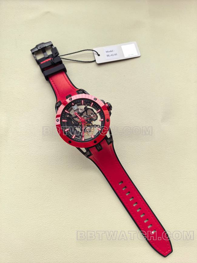 最优复刻手表宾利BL-62巅峰红色橡胶表带正面实拍图