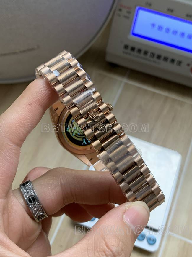 最佳复刻手表QF厂星期日历劳力士冰蓝盘玫瑰金2836机械36mm表带实拍图