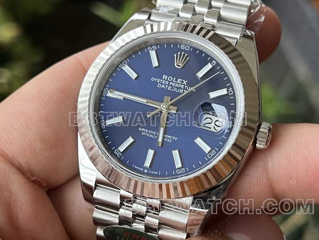 最佳复刻手表ERF厂日志劳力士蓝盘3235机械41mm正面实拍图