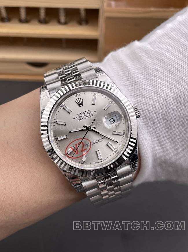 1:1复刻手表VS厂日志劳力士银盘3235机械41mm佩戴实拍图