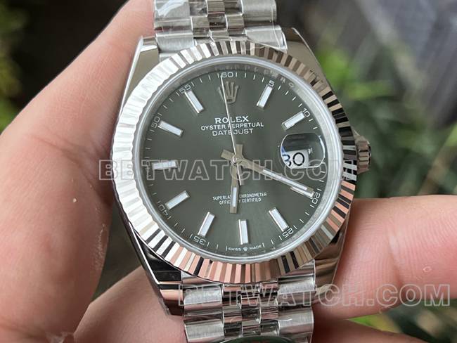 最优复刻手表ERF厂劳力士日志绿盘3235机械41mm正面实拍图