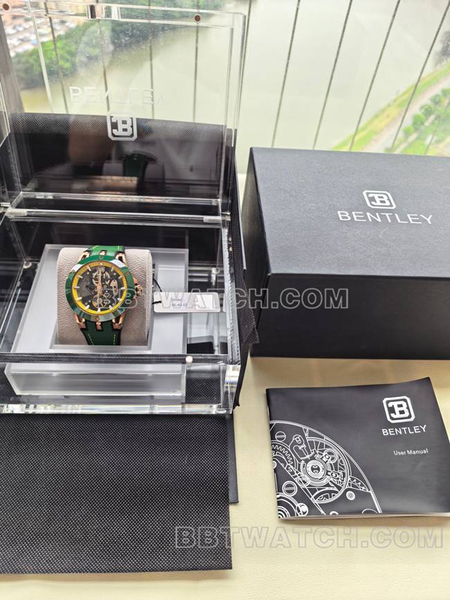 超级克隆手表宾利BL-62巅峰绿色橡胶表带正面实拍图