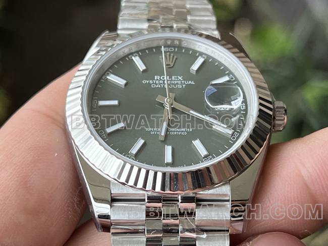 最优复刻手表ERF厂劳力士日志绿盘3235机械41mm正面实拍图