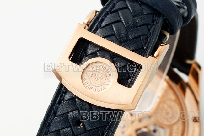 顶级复刻手表APS厂葡萄牙万国万年历蓝盘玫瑰金表带实拍图