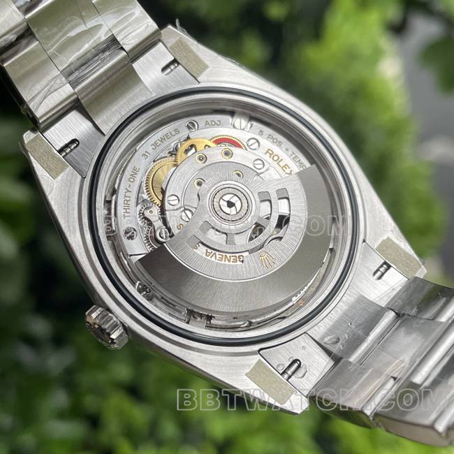 超级克隆手表ERF厂劳力士日志绿盘3235机械41mm背面实拍图