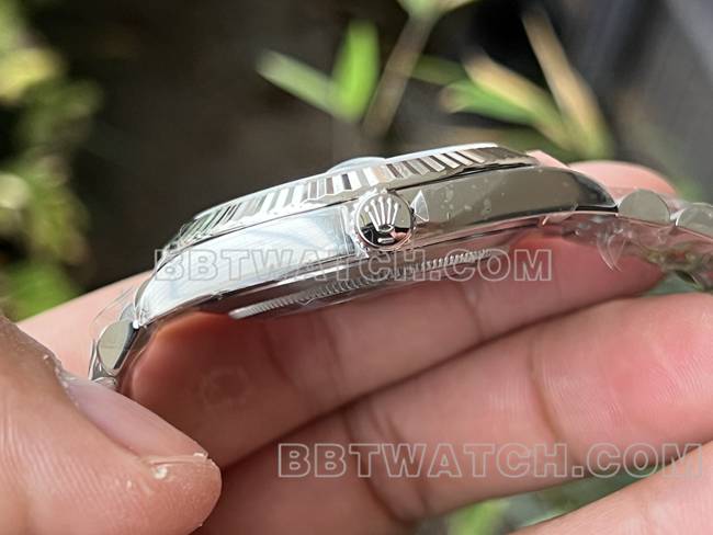 最优复刻手表ERF厂劳力士日志绿盘3235机械41mm侧面实拍图