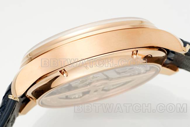 顶级复刻手表APS厂葡萄牙万国万年历蓝盘玫瑰金侧面实拍图