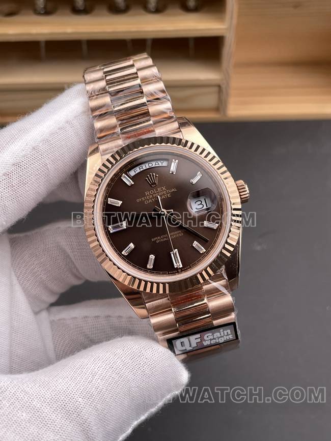 最优复刻手表QF厂劳力士星期日历咖啡盘玫瑰金40mm正面实拍图