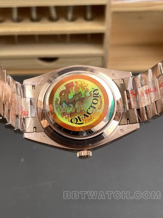 最优复刻手表QF厂劳力士星期日历咖啡盘玫瑰金40mm背面实拍图