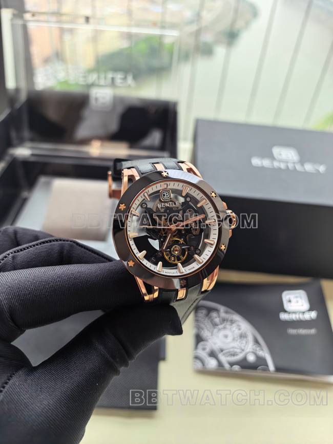 最佳复刻手表宾利BL-62巅峰黑色橡胶表带正面实拍图