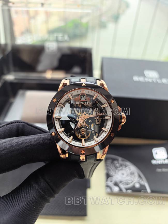 最佳复刻手表宾利BL-62巅峰黑色橡胶表带正面实拍图