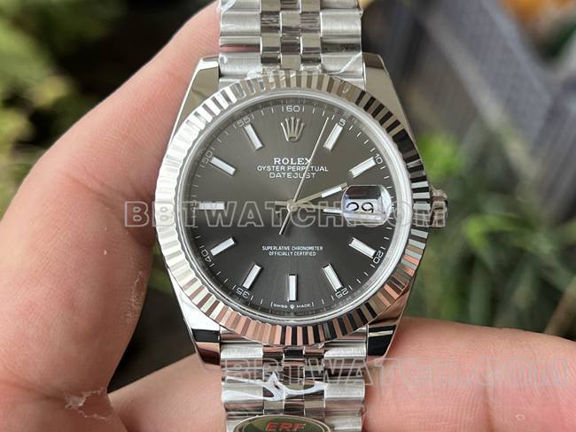 1:1复刻手表ERF厂劳力士日志灰盘3235机械41mm正面实拍图