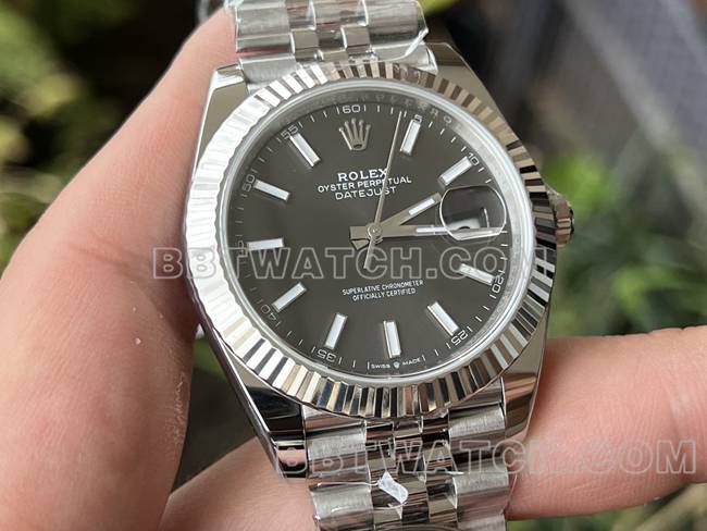 1:1复刻手表ERF厂劳力士日志灰盘3235机械41mm正面实拍图