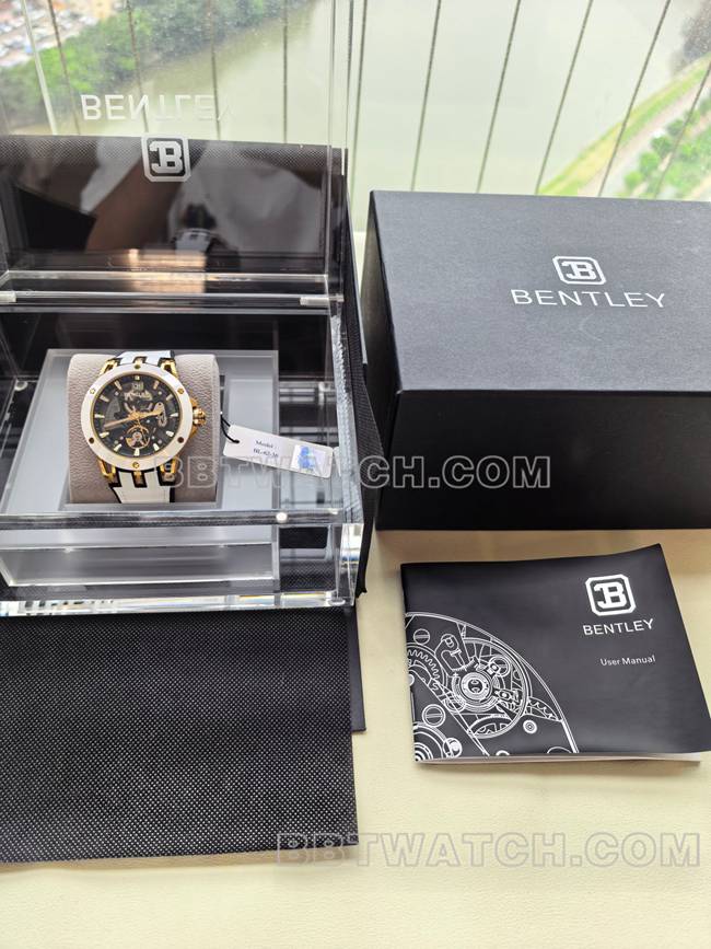 宾利顶级复刻手表BL-62巅峰白色橡胶表带正面实拍图