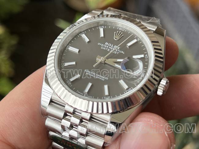 1:1复刻手表ERF厂劳力士日志灰盘3235机械41mm正面实拍图