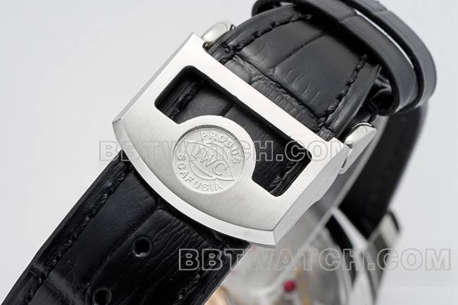 1:1复刻手表APS厂葡萄牙万国万年历白盘黑色表带表带实拍图