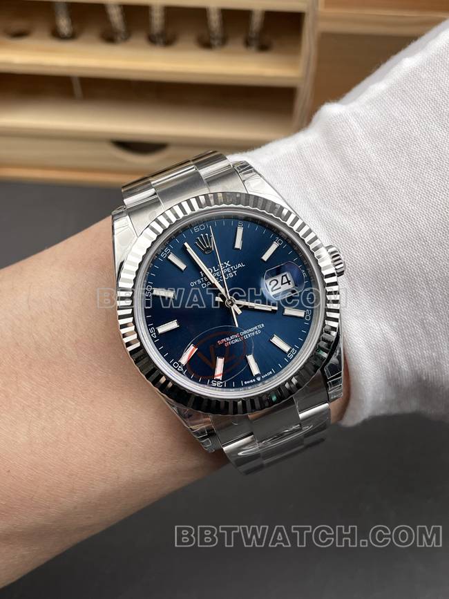 最佳复刻手表VS厂日志劳力士蓝盘3235机械41mm佩戴实拍图