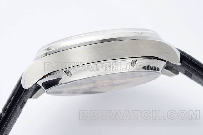 1:1复刻手表APS厂葡萄牙万国万年历白盘黑色表带侧面实拍图