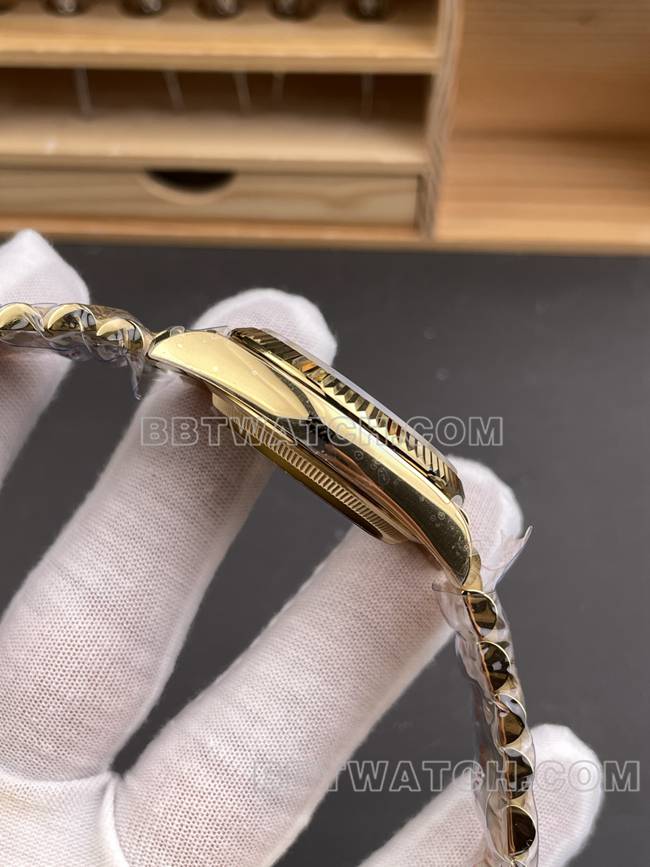 顶级复刻手表QF厂星期日历劳力士黑盘黄金2836机械36mm侧面实拍图