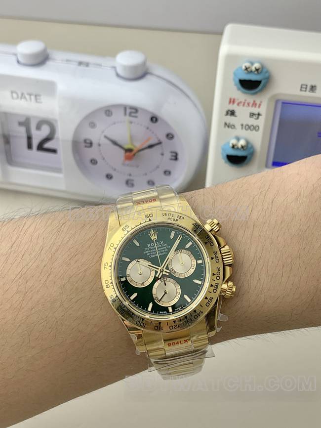 超级克隆手表QF厂迪通拿劳力士绿盘黄金4131机械佩戴实拍图