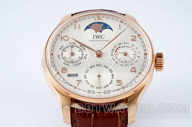 超级克隆手表APS厂葡萄牙万国万年历白盘玫瑰金正面实拍图