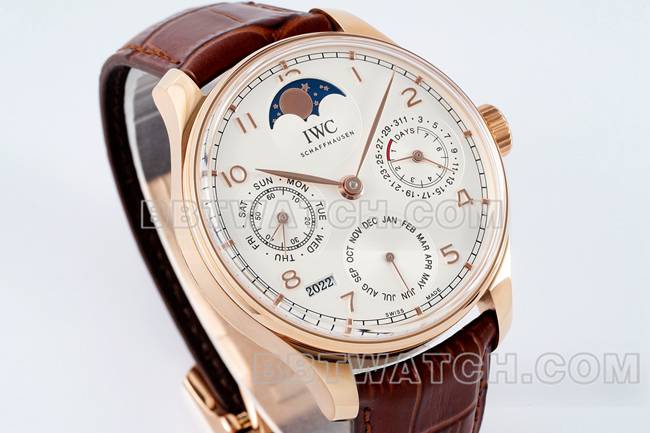 超级克隆手表APS厂葡萄牙万国万年历白盘玫瑰金正面实拍图