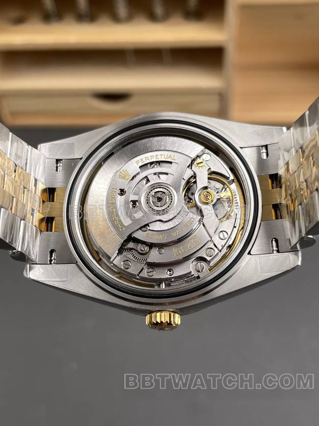 顶级复刻手表日志VS厂劳力士香槟盘3235机械41mm背面实拍图