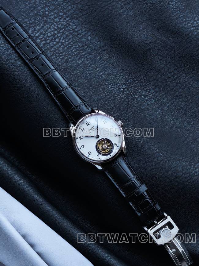 顶级复刻手表TUR厂万国葡萄牙白盘陀飞轮正面实拍图