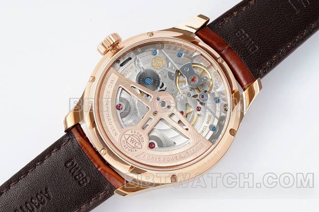超级克隆手表APS厂葡萄牙万国万年历白盘玫瑰金背面实拍图