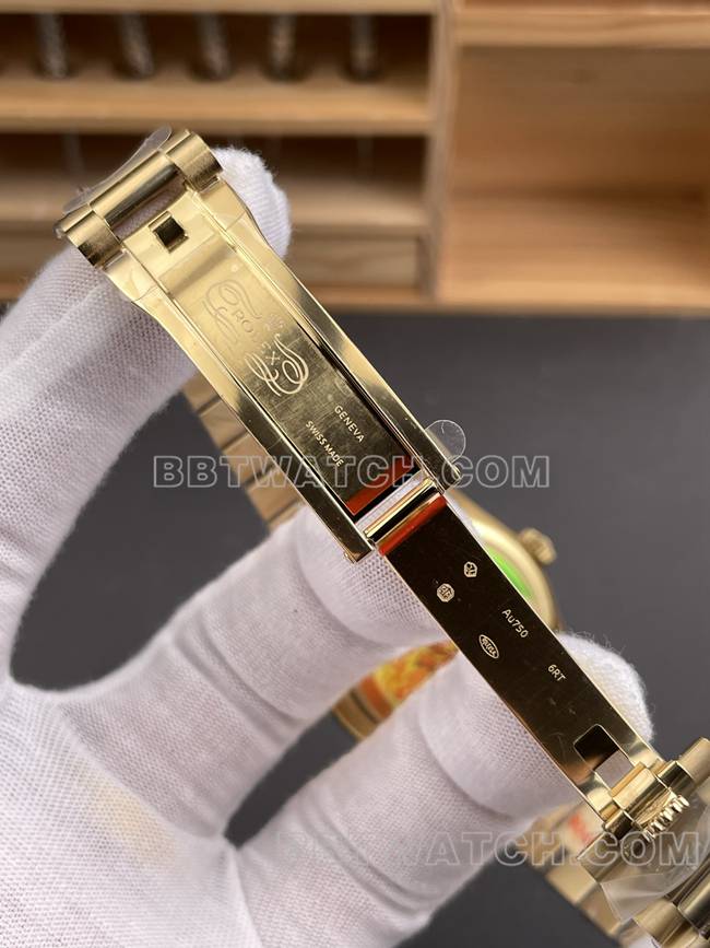 顶级复刻手表QF厂星期日历劳力士黑盘黄金2836机械36mm表扣实拍图