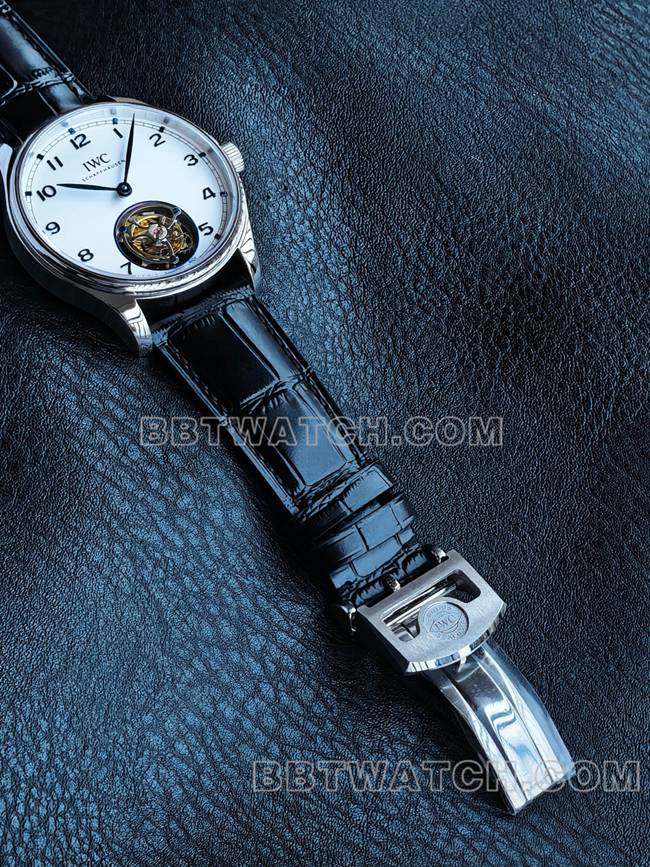 顶级复刻手表TUR厂万国葡萄牙白盘陀飞轮正面实拍图