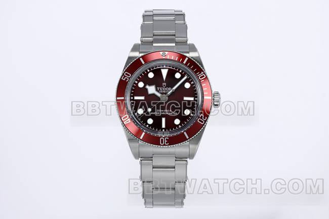 顶级复刻手表ZF厂碧湾帝舵深红表盘钢表带正面实拍图