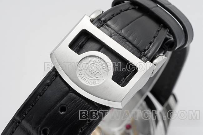 最佳复刻手表APS厂葡萄牙万国万年历蓝盘黑色表带表带实拍图