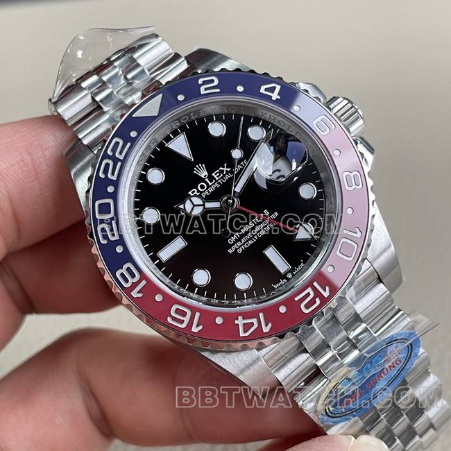 顶级复刻手表ERF厂格林尼治劳力士黑盘红蓝圈3285机械正面实拍图