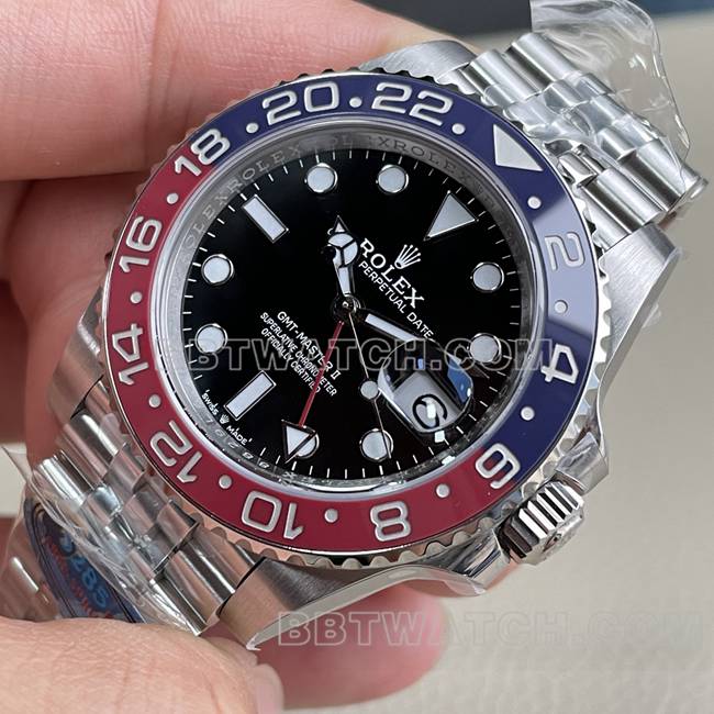 顶级复刻手表ERF厂格林尼治劳力士黑盘红蓝圈3285机械正面实拍图