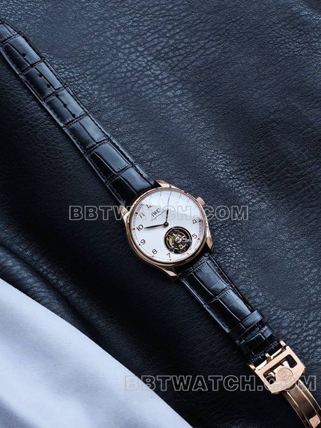 最优复刻手表TUR厂万国葡萄牙玫瑰金白盘陀飞轮正面实拍图