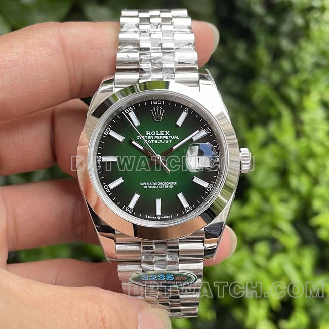 最佳复刻手表ERF厂劳力士日志绿盘3235机械41mm正面实拍图