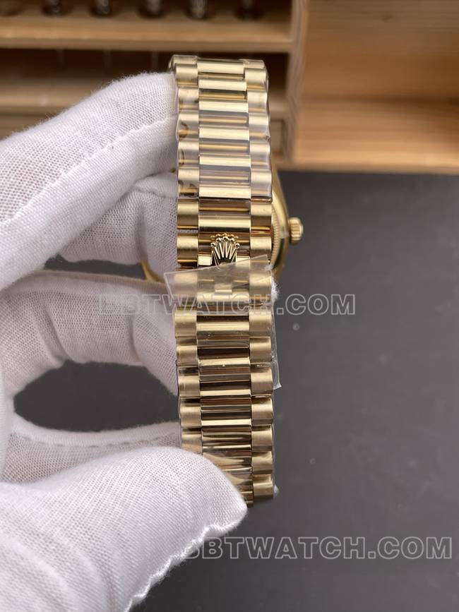 最优复刻手表QF厂星期日历劳力士金盘黄金2836机械36mm表带实拍图