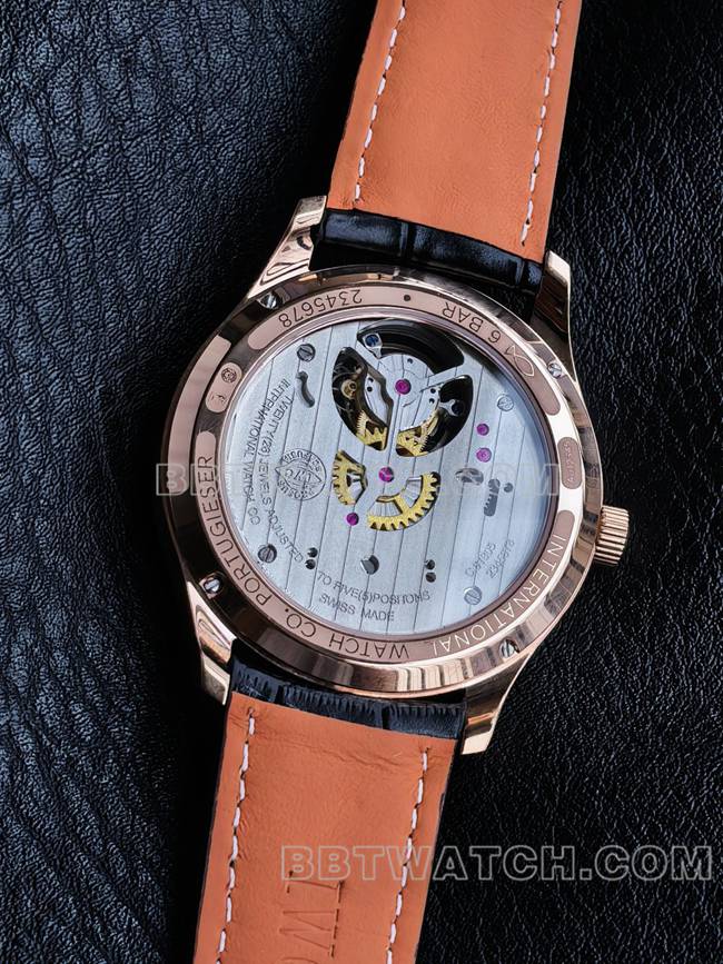 最优复刻手表TUR厂万国葡萄牙玫瑰金白盘陀飞轮背面实拍图