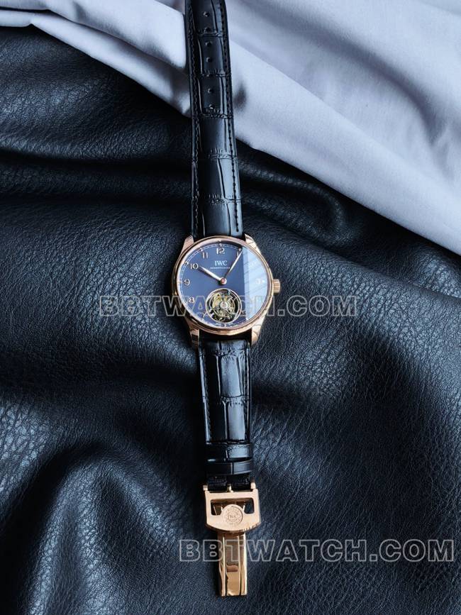 1:1复刻手表TUR厂万国葡萄牙玫瑰金蓝盘陀飞轮正面实拍图