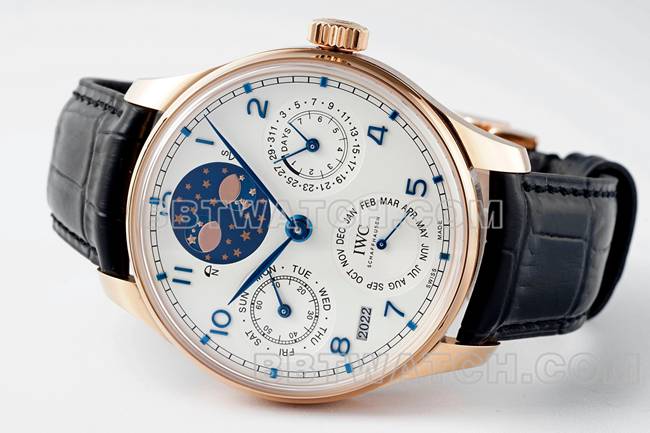 顶级复刻手表葡萄牙APS厂万国万年历白盘玫瑰金正面实拍图