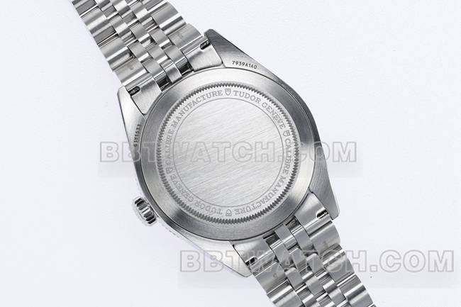 最优复刻手表ZF厂碧湾帝舵深红表盘钢表带侧面实拍图