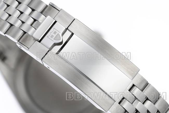 最优复刻手表ZF厂碧湾帝舵深红表盘钢表带表带实拍图