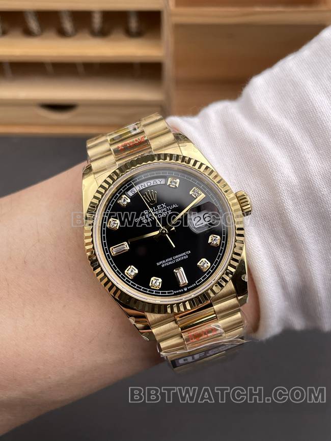 顶级复刻手表QF厂星期日历劳力士黑盘黄金2836机械36mm佩戴实拍图